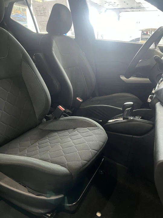 2020 Nissan Kicks - Image 7 of 10
