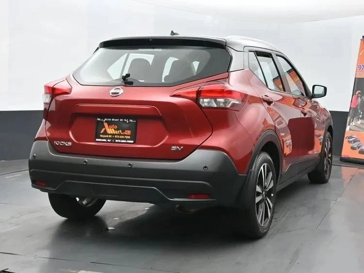 2020 Nissan Kicks - Image 8 of 12