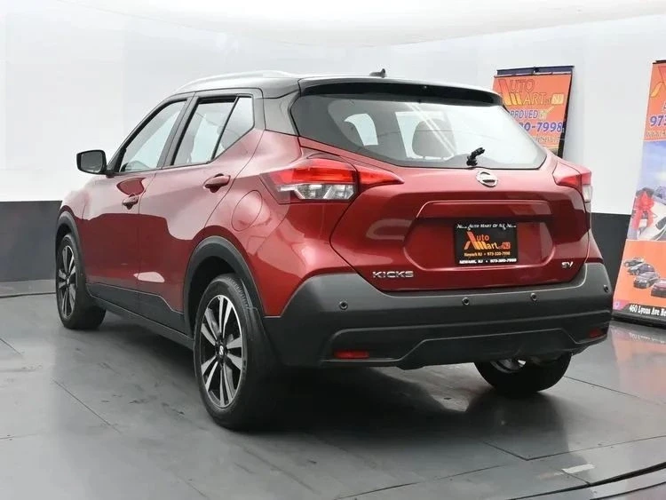 2020 Nissan Kicks - Image 9 of 12
