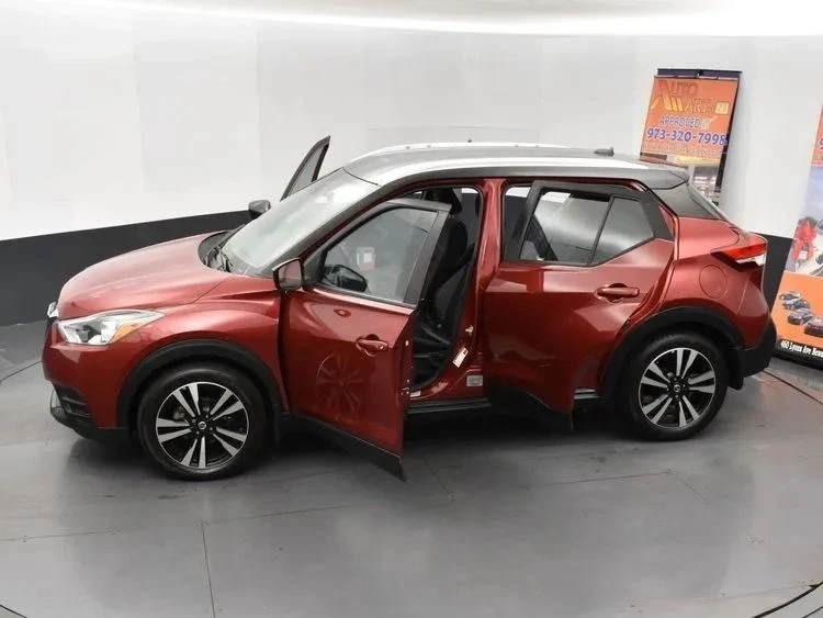 2020 Nissan Kicks - Image 7 of 12