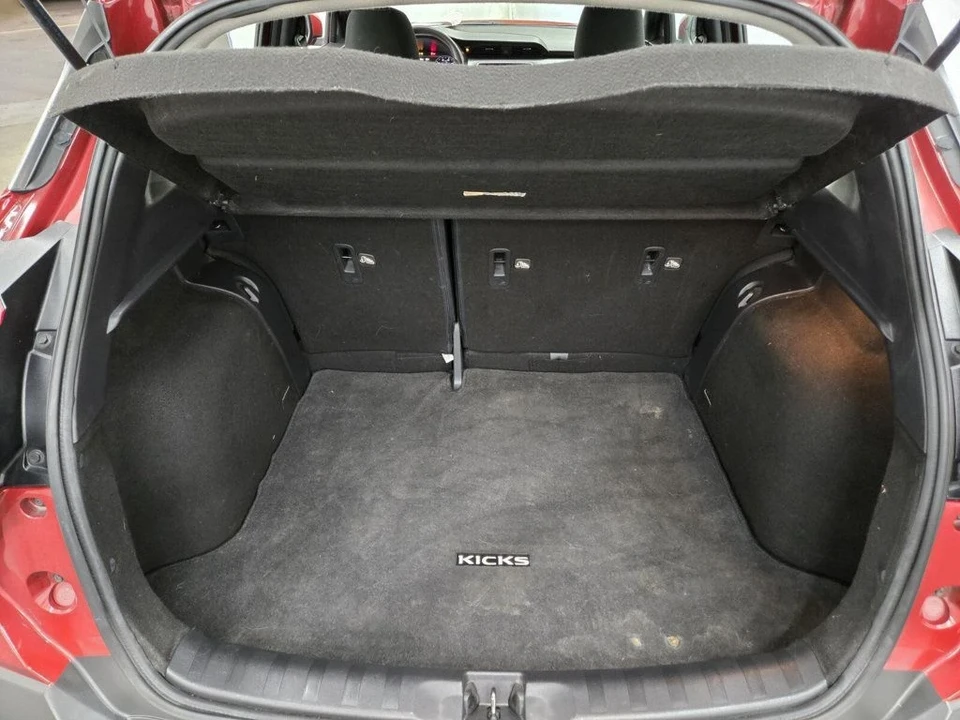 2020 Nissan Kicks - Image 9 of 20