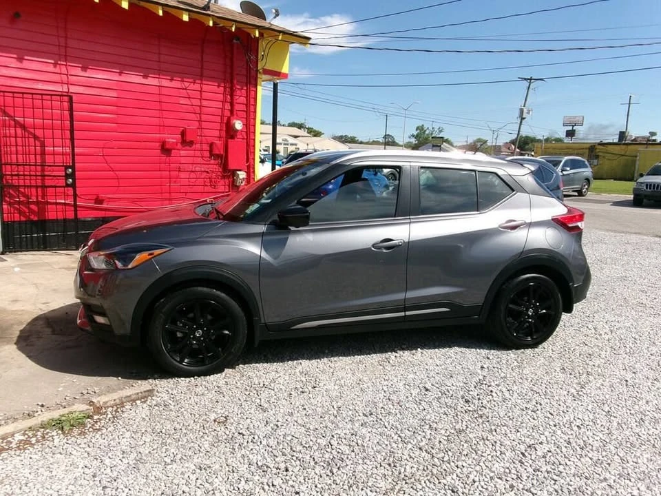 2020 Nissan Kicks - Image 2 of 20