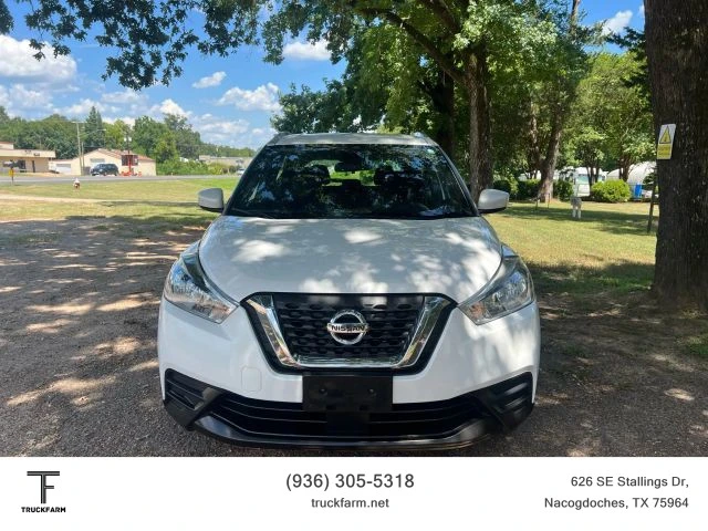 2020 Nissan Kicks - Image 2 of 15