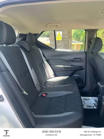 2020 Nissan Kicks - Image 9 of 15