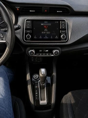 2020 Nissan Kicks - Image 11 of 19