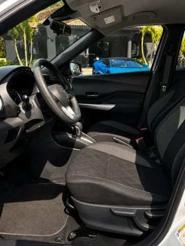 2020 Nissan Kicks - Image 8 of 19