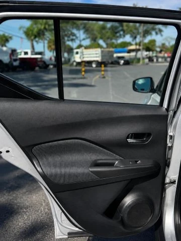 2020 Nissan Kicks - Image 13 of 19