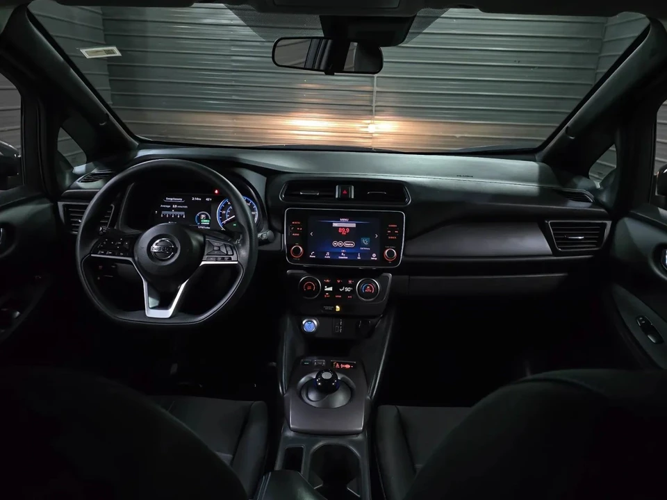 2020 Nissan Leaf - Image 11 of 12