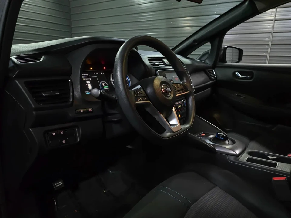 2020 Nissan Leaf - Image 10 of 12