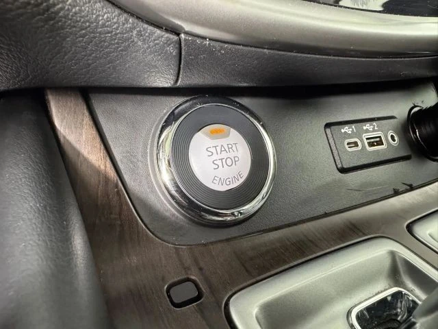 2020 Nissan Murano 3rd Gen - Image 17 of 21
