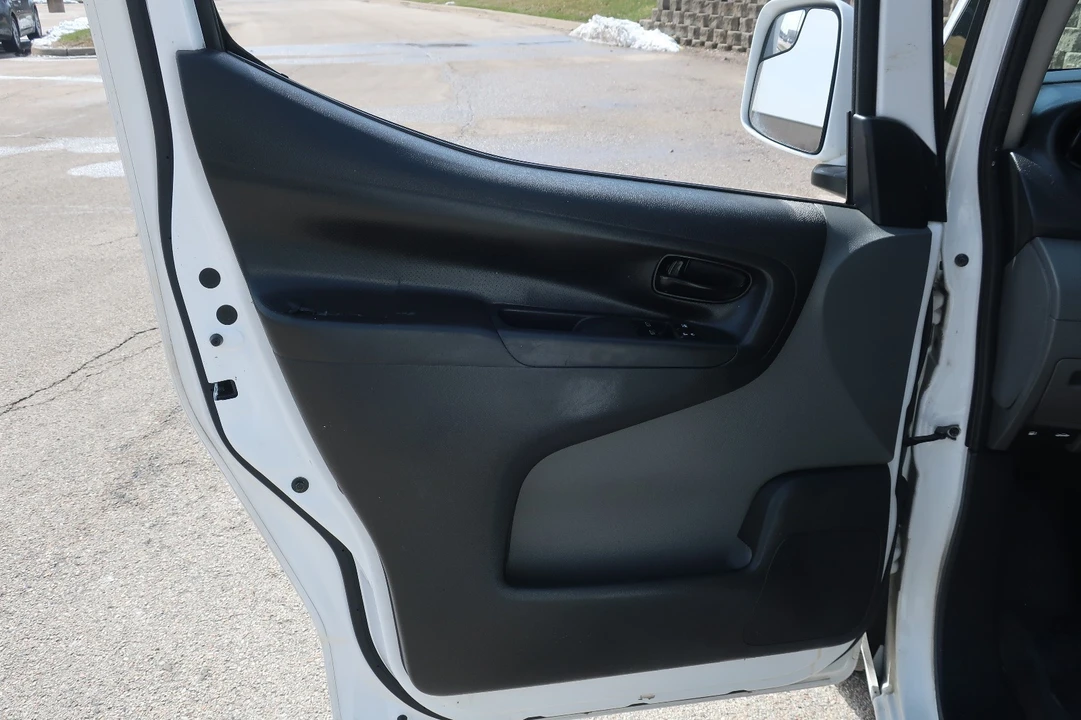 2020 Nissan NV - Image 18 of 20