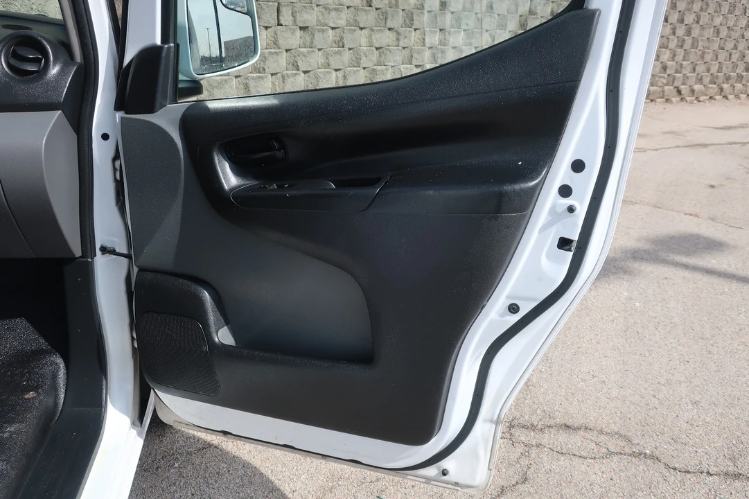 2020 Nissan NV - Image 19 of 20