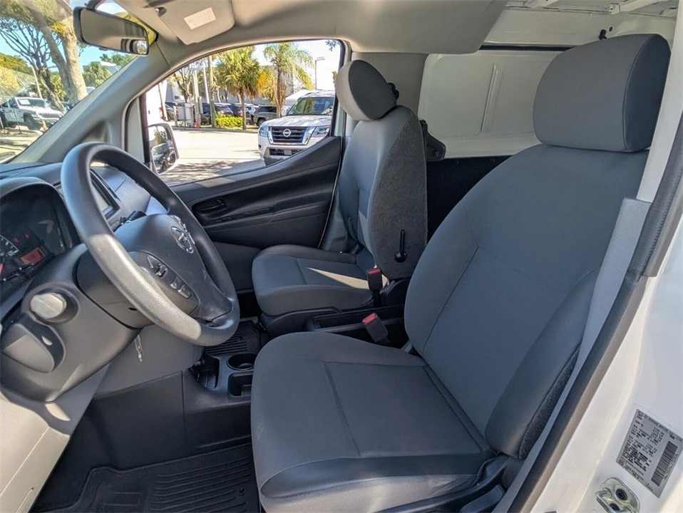 2020 Nissan NV - Image 10 of 12
