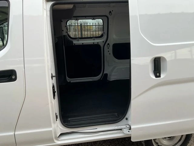 2020 Nissan NV - Image 15 of 21