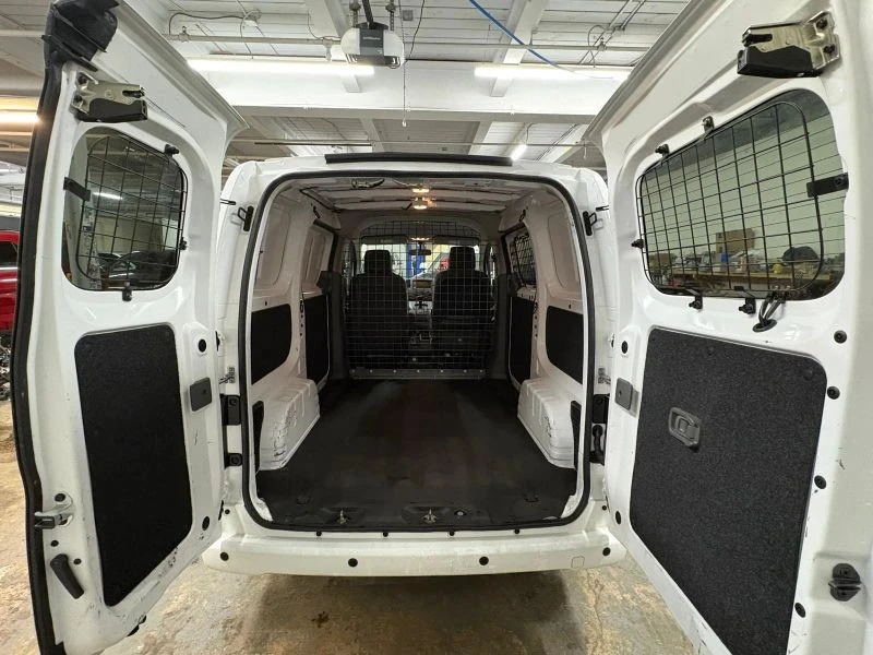 2020 Nissan NV - Image 9 of 12