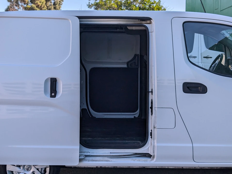2020 Nissan NV - Image 10 of 12