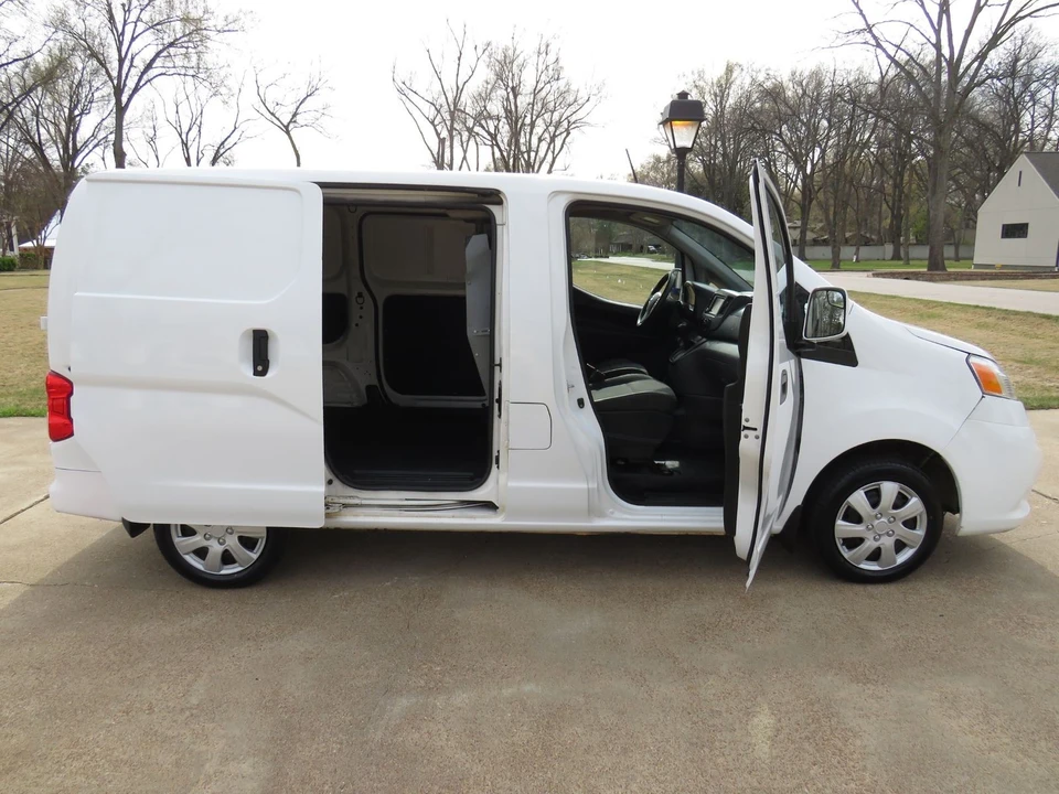 2020 Nissan NV - Image 6 of 12