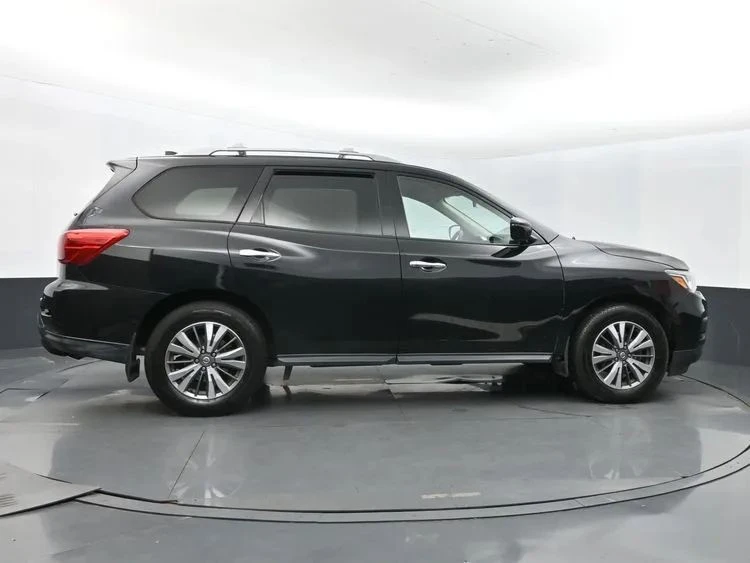 2020 Nissan Pathfinder 4th Gen - Image 4 of 12