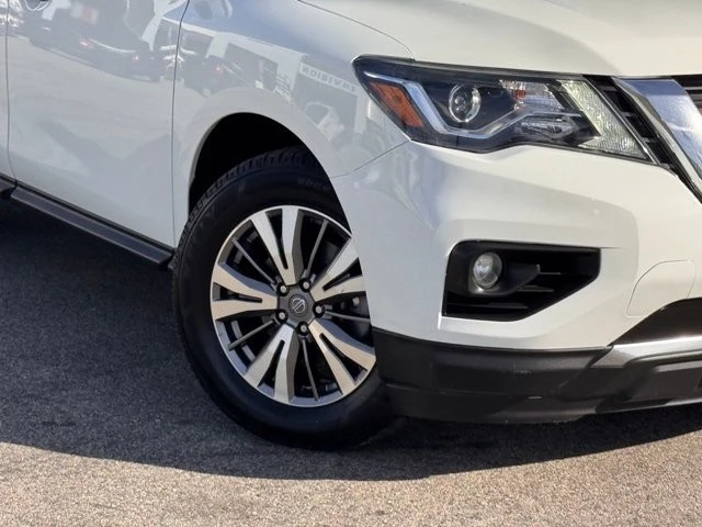 2020 Nissan Pathfinder 4th Gen - Image 4 of 12