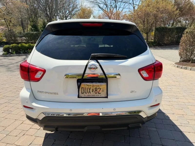2020 Nissan Pathfinder 4th Gen - Image 9 of 12
