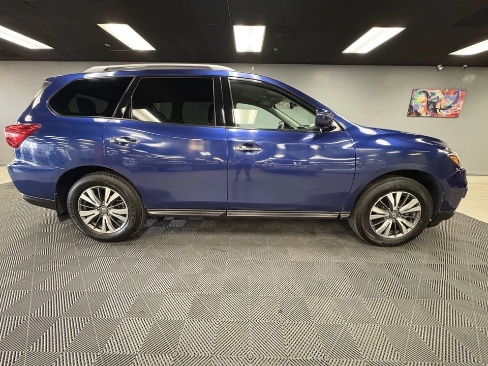2020 Nissan Pathfinder 4th Gen - Image 10 of 12