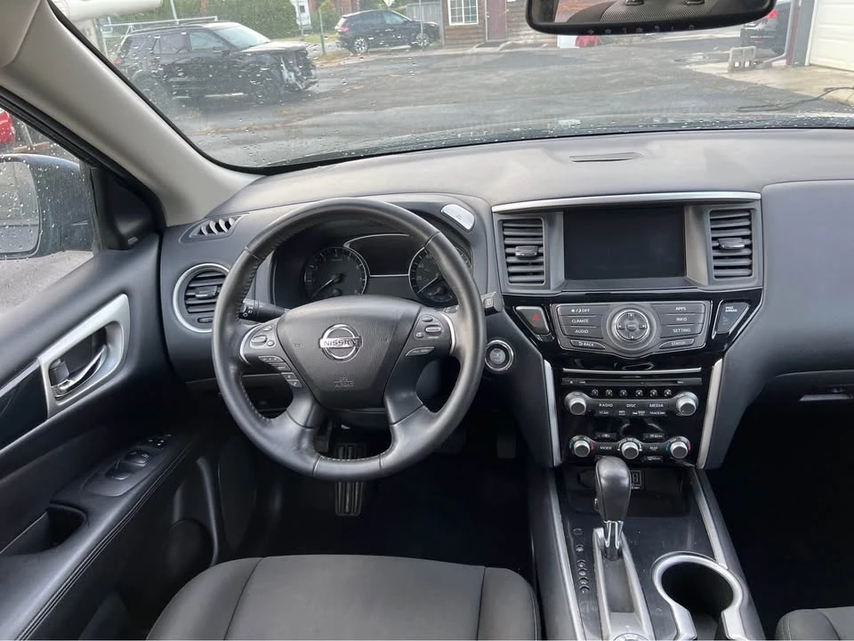 2020 Nissan Pathfinder 4th Gen - Image 9 of 12