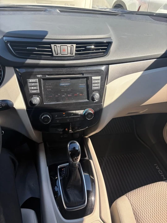 2020 Nissan Rogue - Image 12 of 16