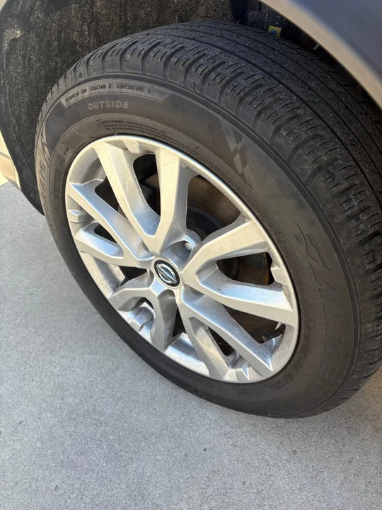 2020 Nissan Rogue - Image 16 of 16