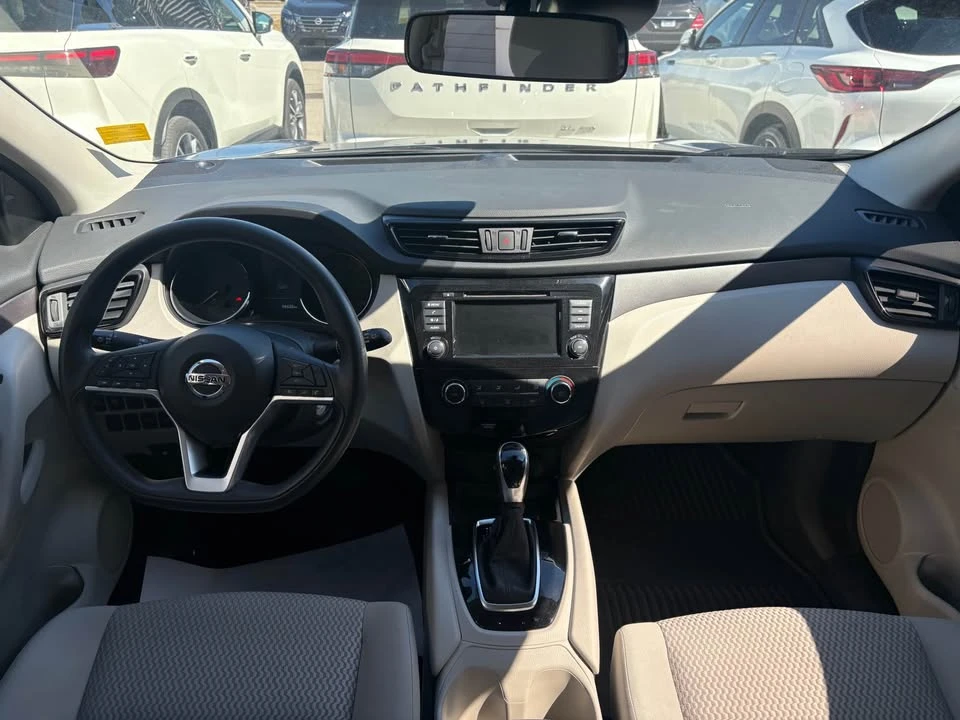 2020 Nissan Rogue - Image 8 of 16