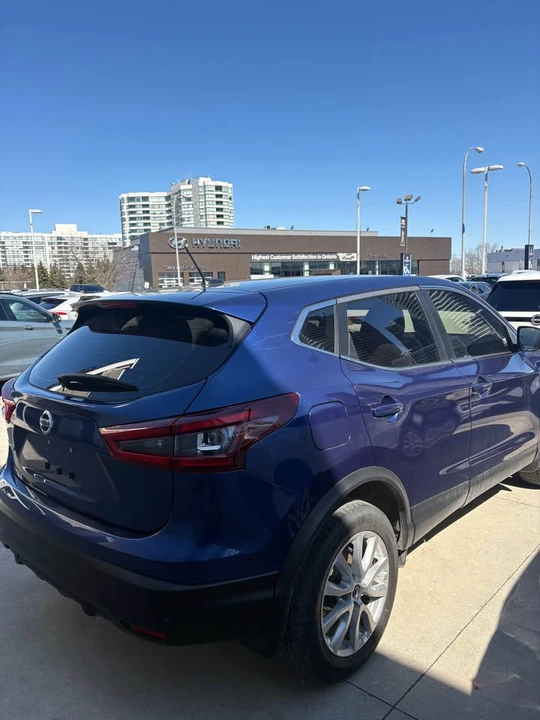 2020 Nissan Rogue - Image 3 of 16