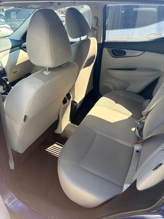 2020 Nissan Rogue - Image 10 of 16