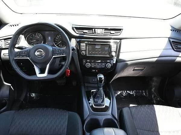 2020 Nissan Rogue - Image 15 of 19