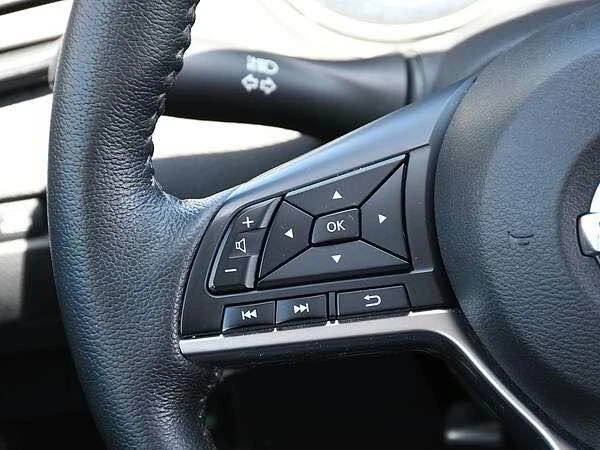 2020 Nissan Rogue - Image 17 of 19