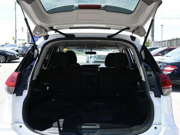2020 Nissan Rogue - Image 9 of 19