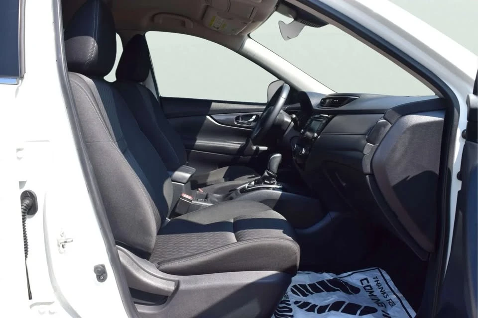 2020 Nissan Rogue - Image 13 of 18