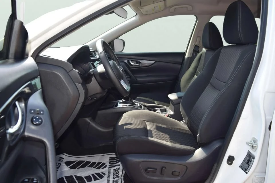 2020 Nissan Rogue - Image 12 of 18