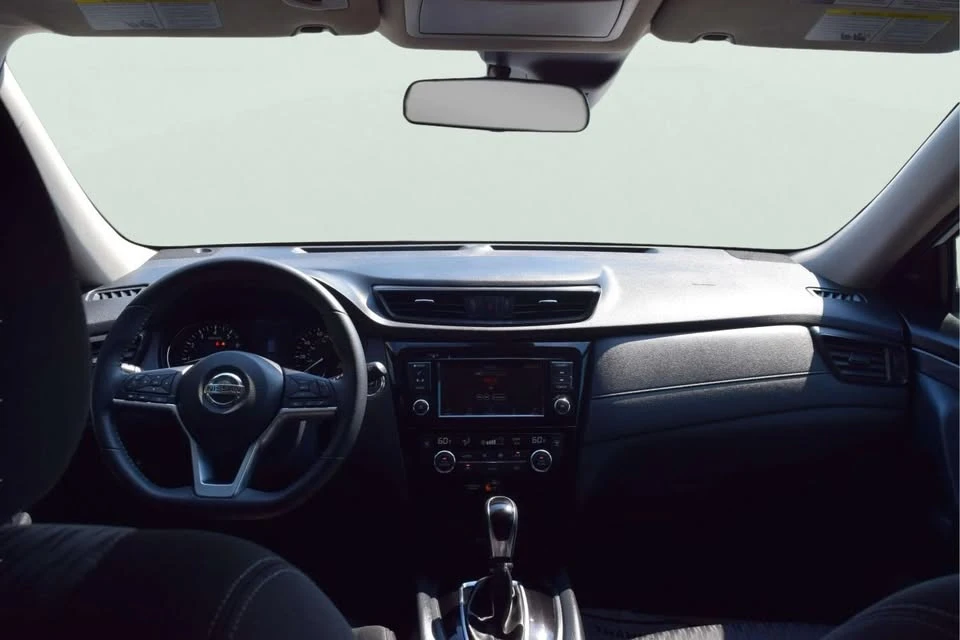 2020 Nissan Rogue - Image 8 of 18