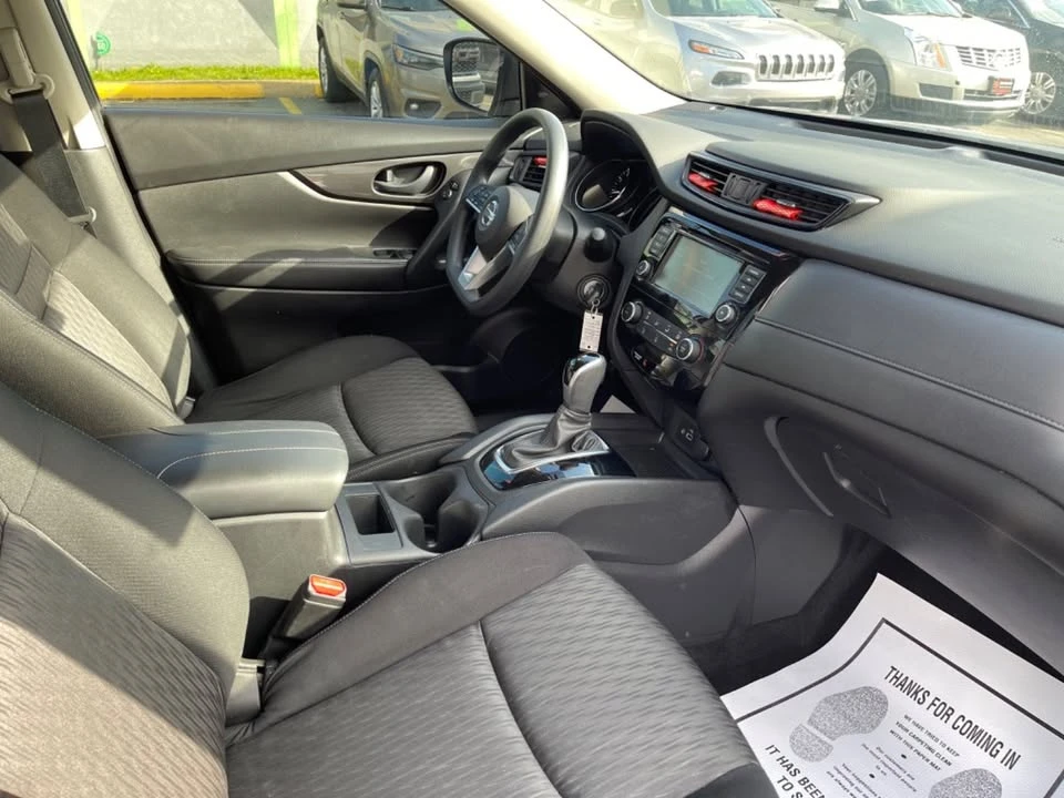 2020 Nissan Rogue - Image 9 of 19