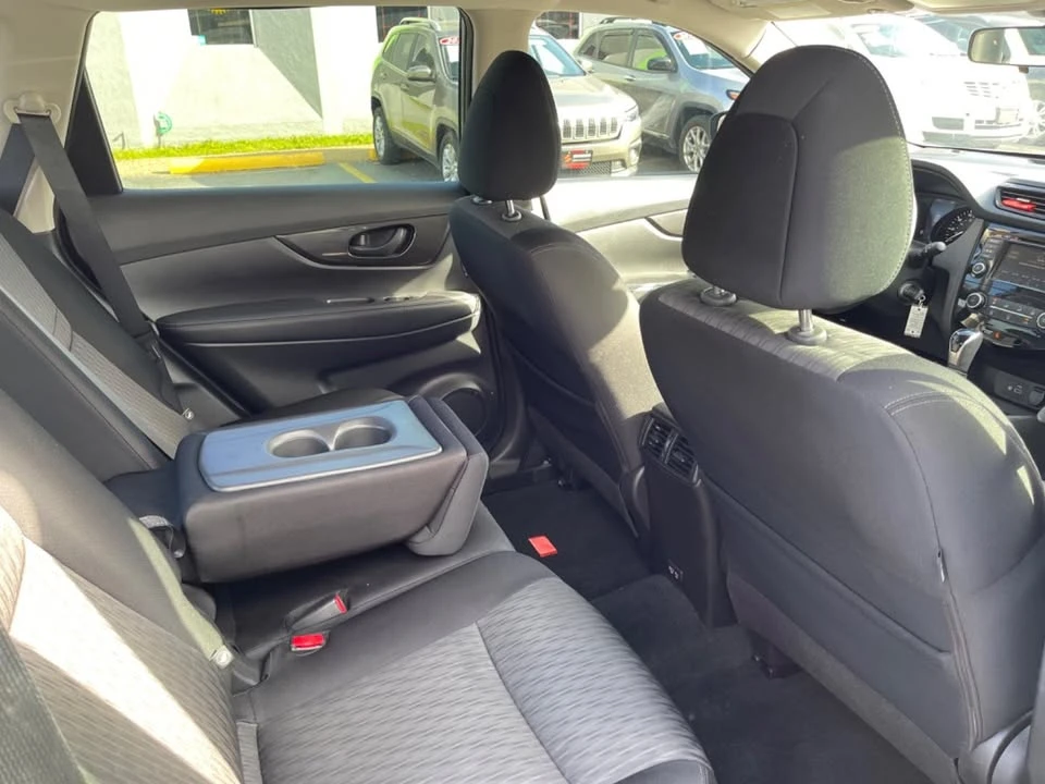 2020 Nissan Rogue - Image 12 of 19