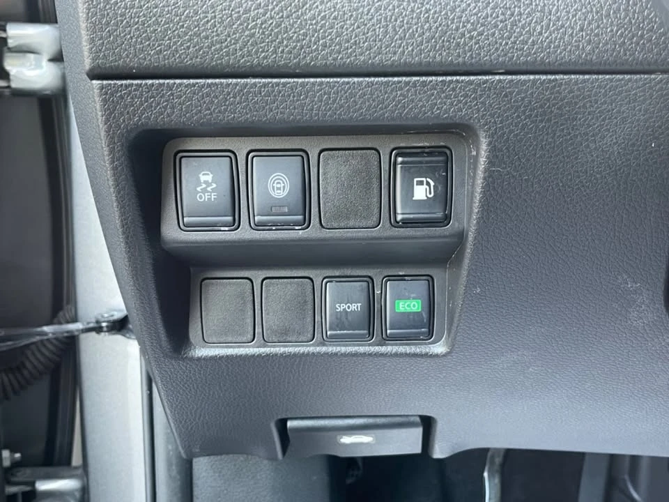 2020 Nissan Rogue - Image 17 of 19