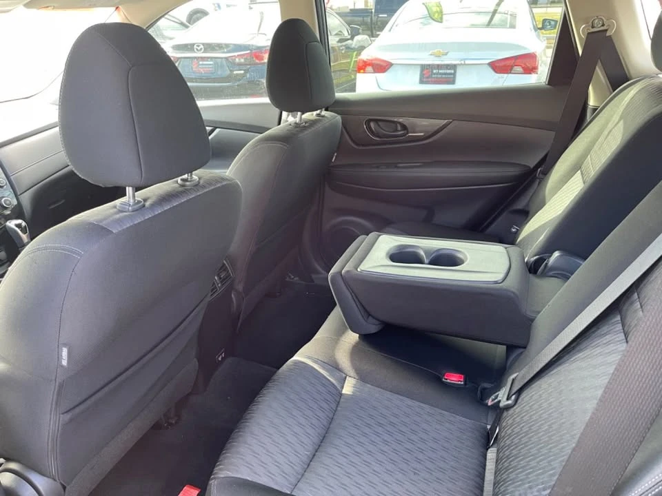 2020 Nissan Rogue - Image 10 of 19