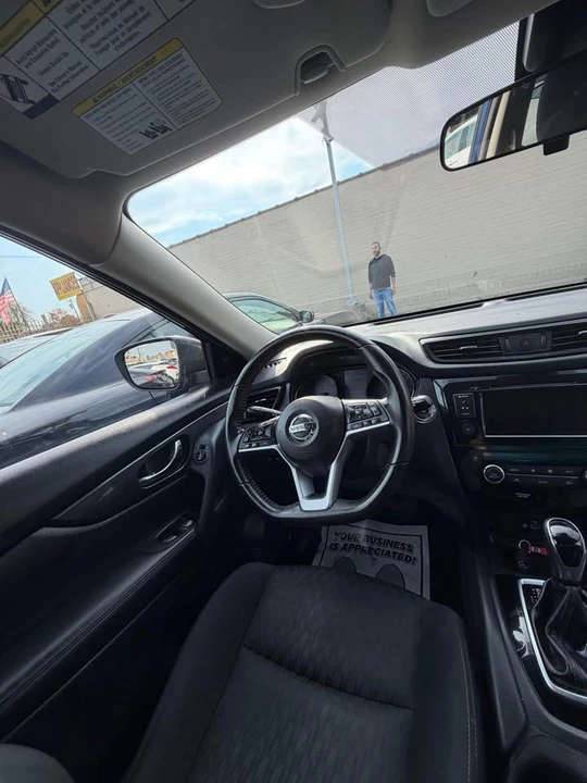 2020 Nissan Rogue - Image 4 of 11