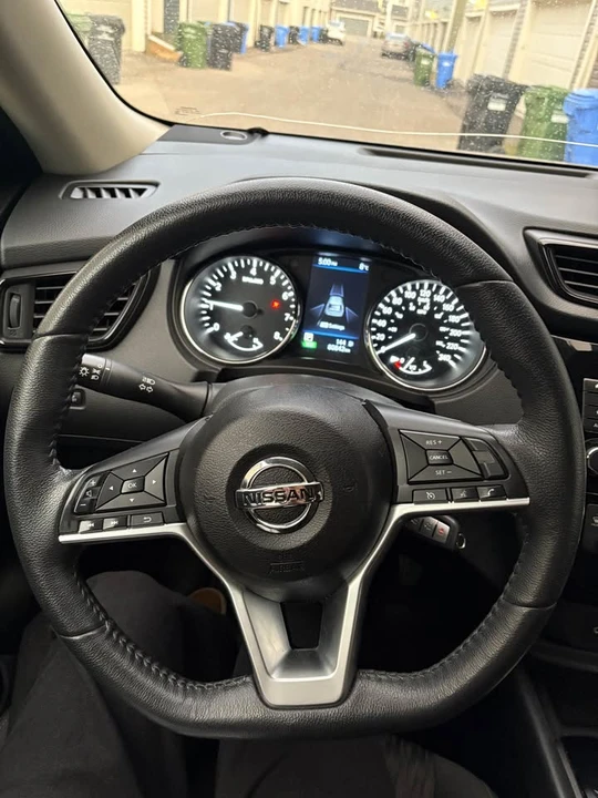 2020 Nissan Rogue - Image 7 of 11