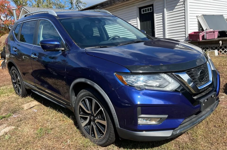 2020 Nissan Rogue - Image 2 of 20