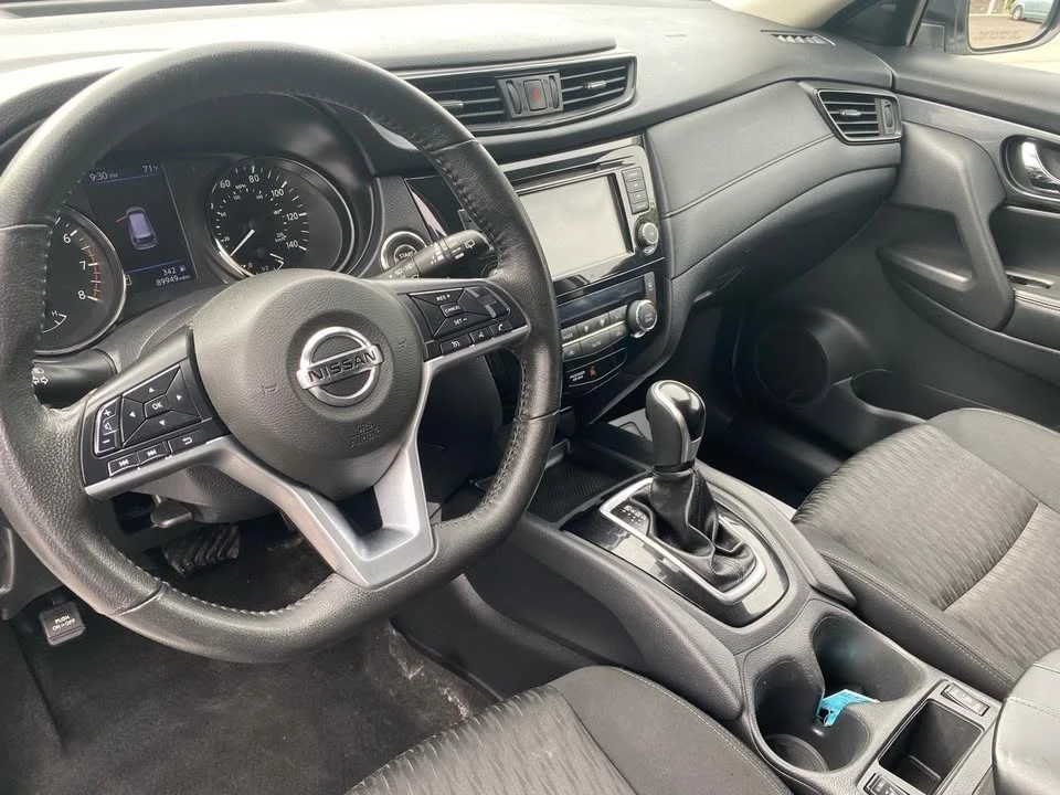 2020 Nissan Rogue - Image 9 of 20