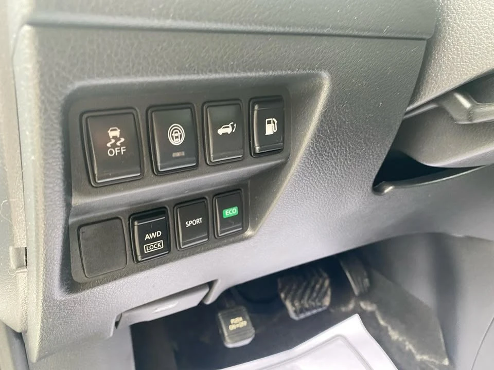 2020 Nissan Rogue - Image 17 of 20