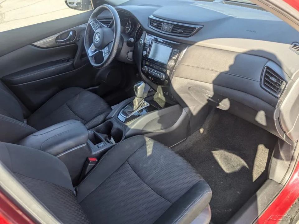 2020 Nissan Rogue - Image 7 of 12
