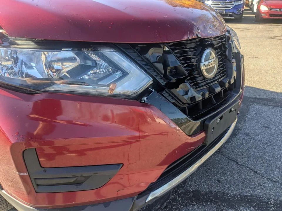 2020 Nissan Rogue - Image 9 of 12