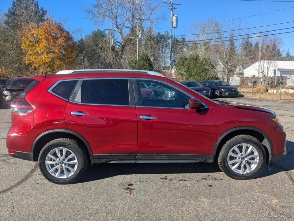 2020 Nissan Rogue - Image 2 of 12