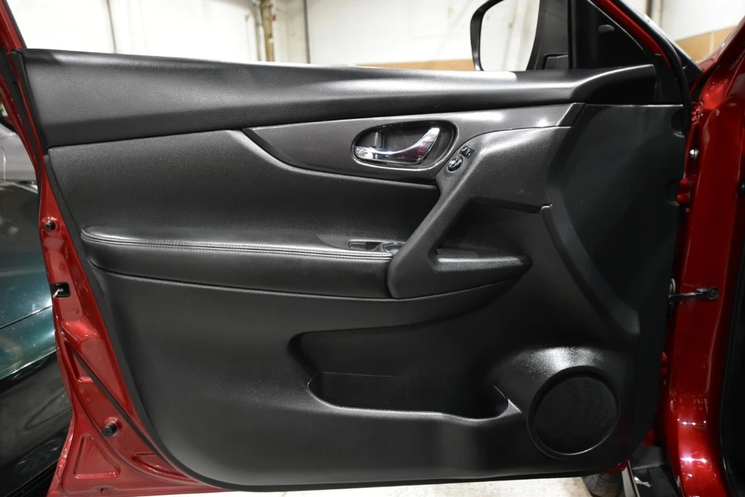 2020 Nissan Rogue - Image 12 of 21